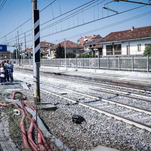 Strage di Brandizzo, il capo scorta di Rfi Antonio Massa “sui social quattro minuti prima dell’incidente ferroviario”?