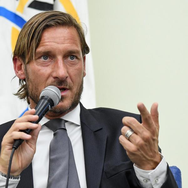 Totti all’allenamento del Real Madrid, l’emozione dei blancos