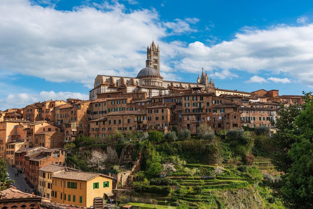 Cosa visitare prima di arrivare a Siena: gli spot da non perdere