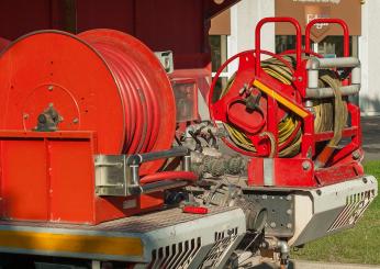 Incendio capannone ad Osimo, colonne di fumo visibili da Ancona