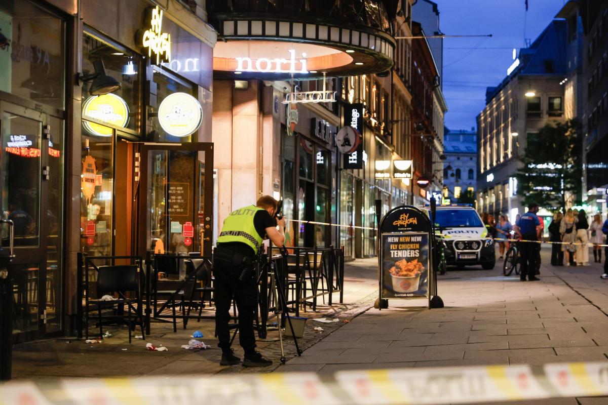 Oslo, uomo attacca con un machete i buttafuori di un locale, 4 feriti