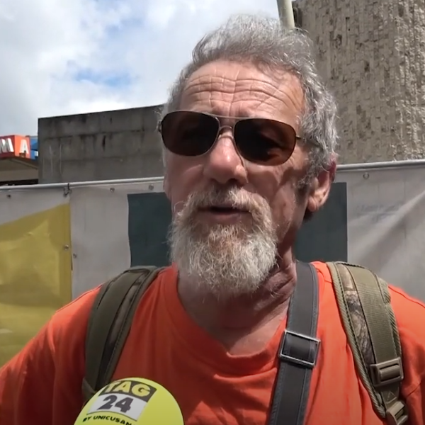 Sciopero taxi Roma, turisti da stazione Termini sui disagi nei trasporti: “Meno di 20 auto in oltre due ore” | VIDEO