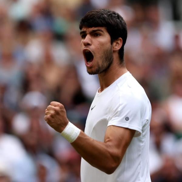 Wimbledon 2023, Carlos Alcaraz abbatte Berrettini: lo spagnolo va a…