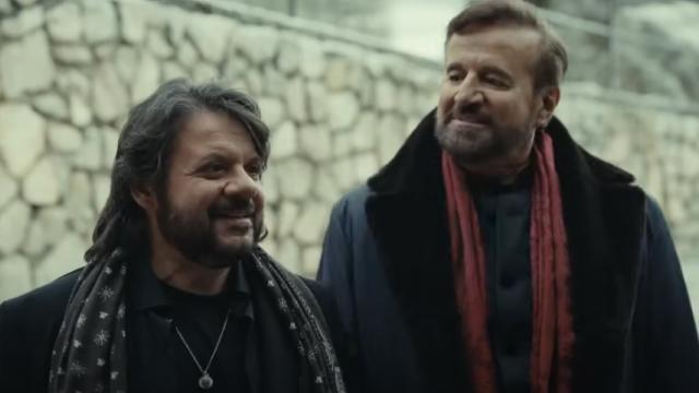 Christian De Sica in Cortina express per ridefinire i cinepanettoni, equivoco del cinema italiano