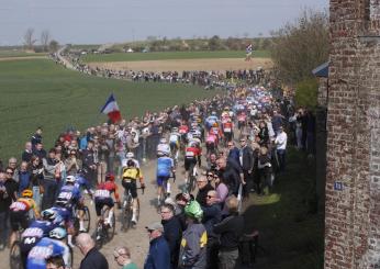 Ciclismo, Van der Poel onnipotente: sua la Parigi-Roubaix