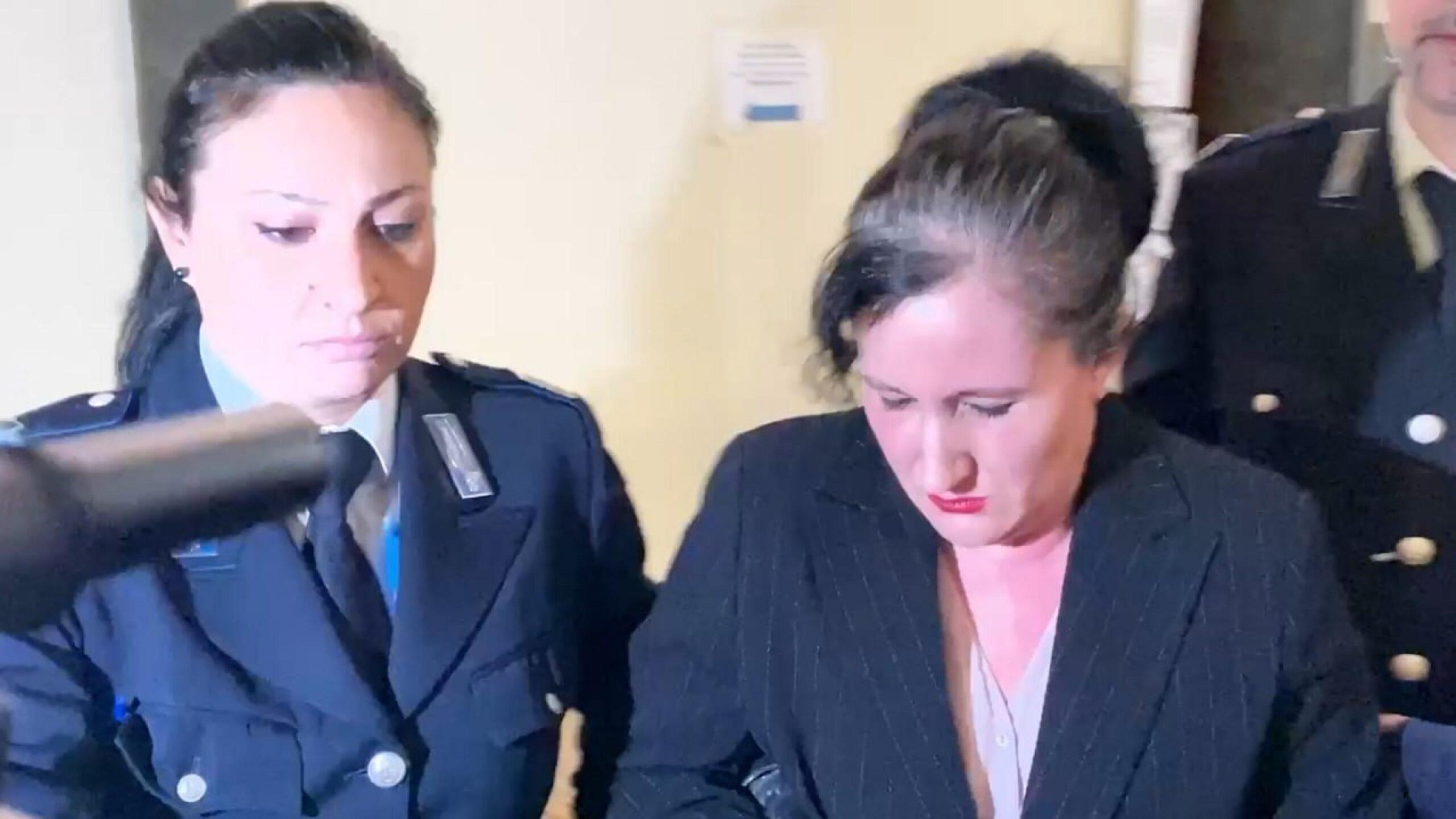 Niente perizia psichiatrica per Alessia Pifferi: la 37enne accusata dell’omicidio della figlia affronterà il processo