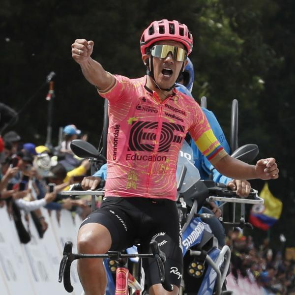 Tour Colombia, Carapaz torna a sorridere