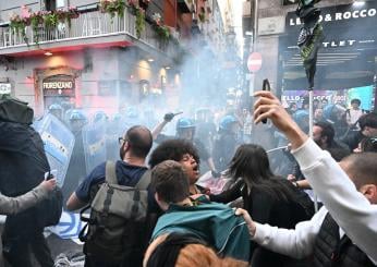 Napoli, scontri tra manifestanti e Polizia durante un corteo contro la Nato. Feriti tre giovani a colpi di manganello