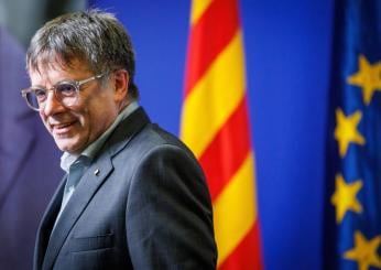 Spagna, Carles Puigdemont annuncia il suo ritorno su X: il leader catalano parteciperà all’investitura del nuovo governatore regionale | VIDEO