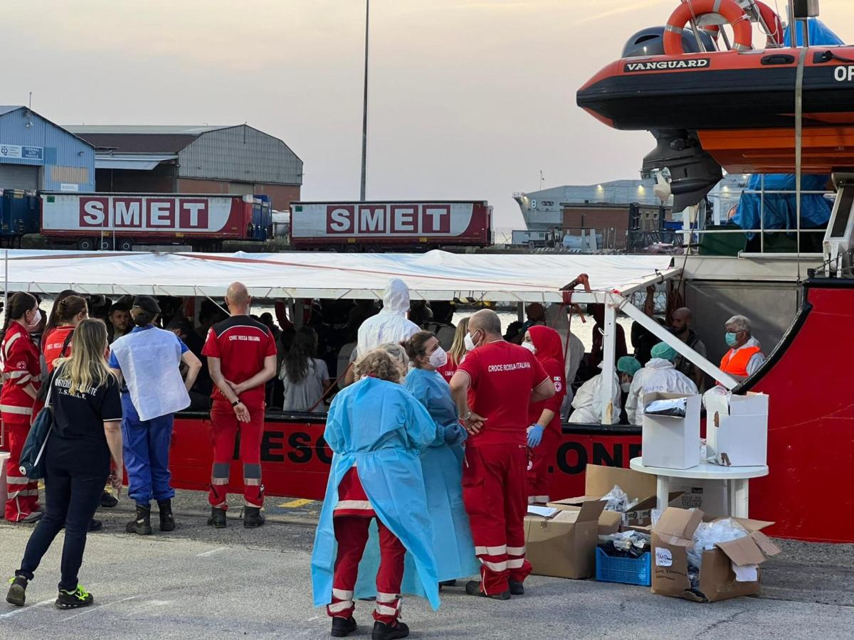 Brindisi, attesa oggi Open Arms con 299 migranti a bordo