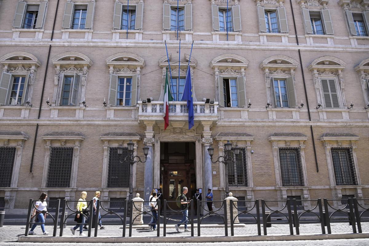 Nadef all’esame in Senato, Calenda: “Quadro irrealistico e pericoloso”