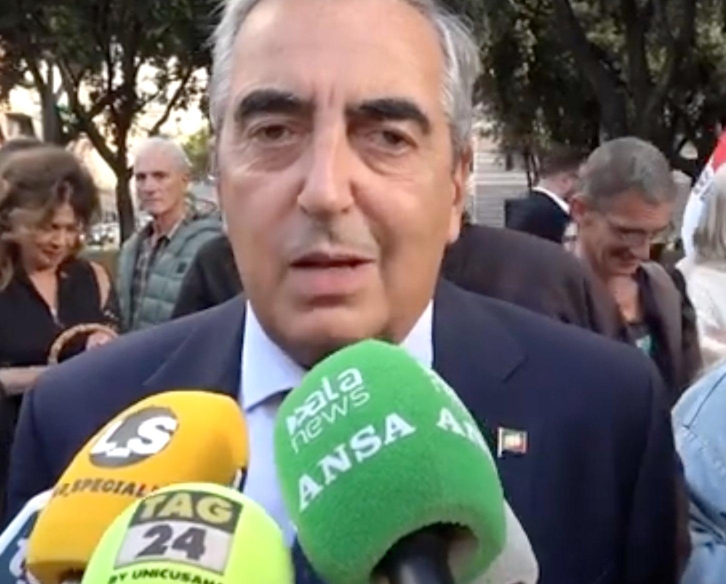 Gasparri spinge su tasse e Ius Italiae. E ironizza su centro-sinistra: “Litigano e basta” |VIDEO