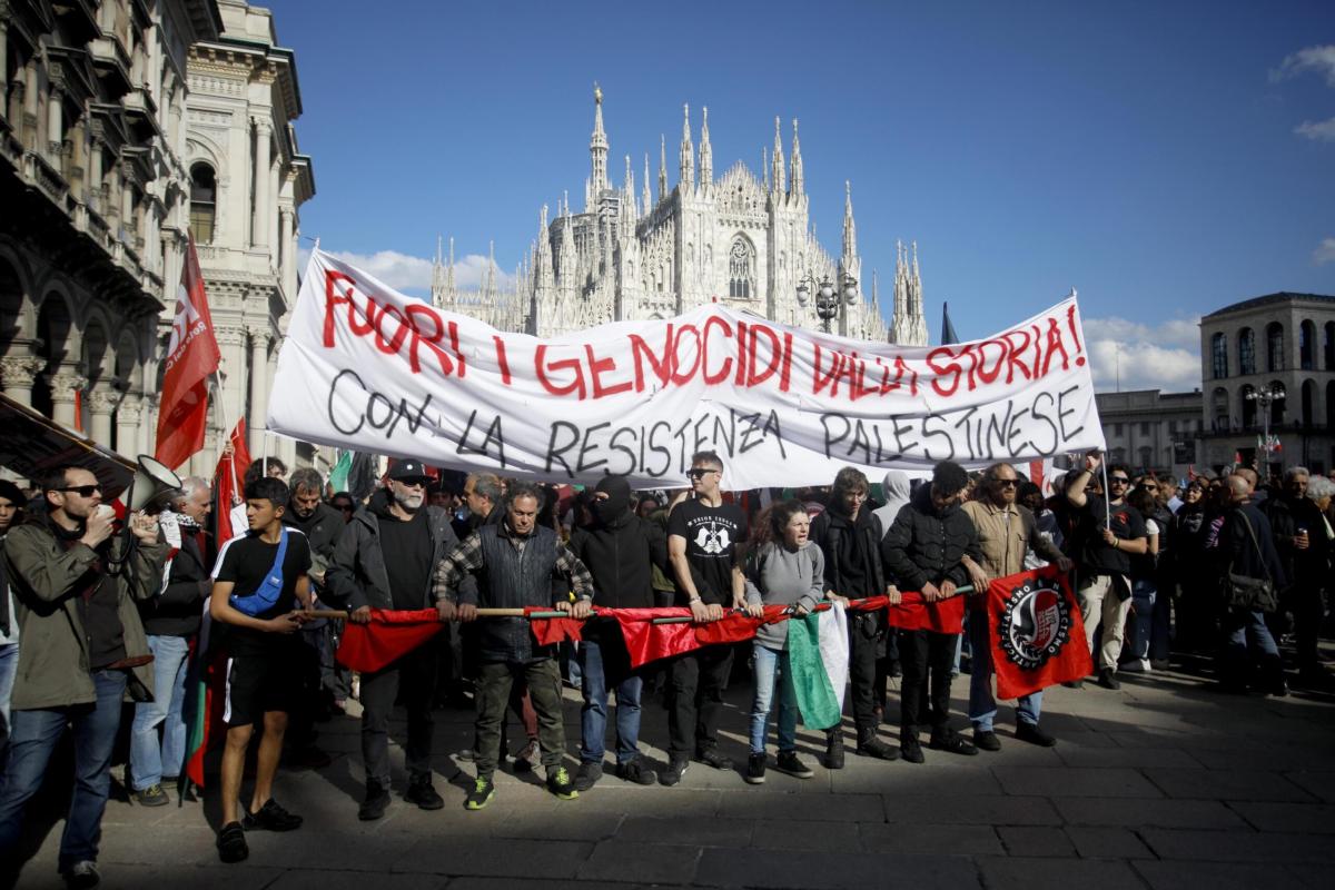 Tensioni a Milano 25 aprile: denunciati nove manifestanti per odio razziale