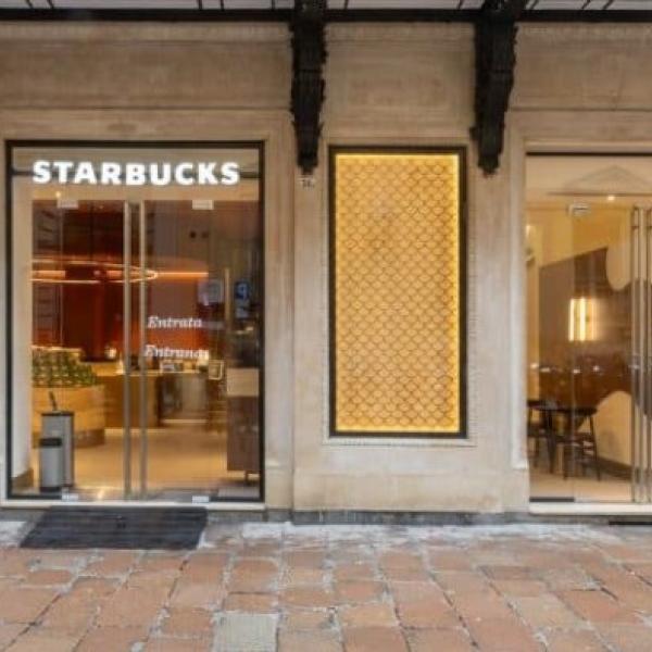 Starbucks Bologna, quando apre? Orari, prezzi, posti a sedere