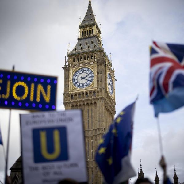 Brexit, accordo Londra-Ue: un database per monitorare le merci brit…