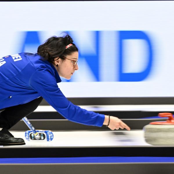 Curling Campionati Europei 2023: vittoria schiacciante all’esordio per l’Italia