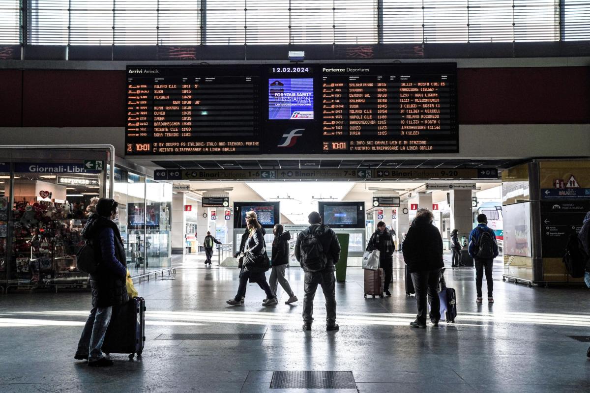 Sciopero 11 aprile 2024, treni a rischio: orario dell’agitazione per Italo e Trenitalia, fasce di garanzia