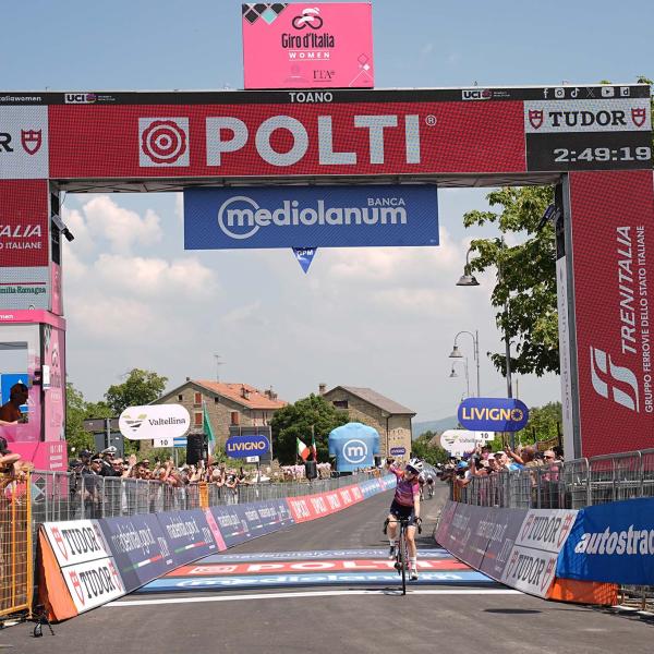 Giro d’Italia Women 2024: doppietta SD-Worx nella terza tappa, Longo Borghini in rosa