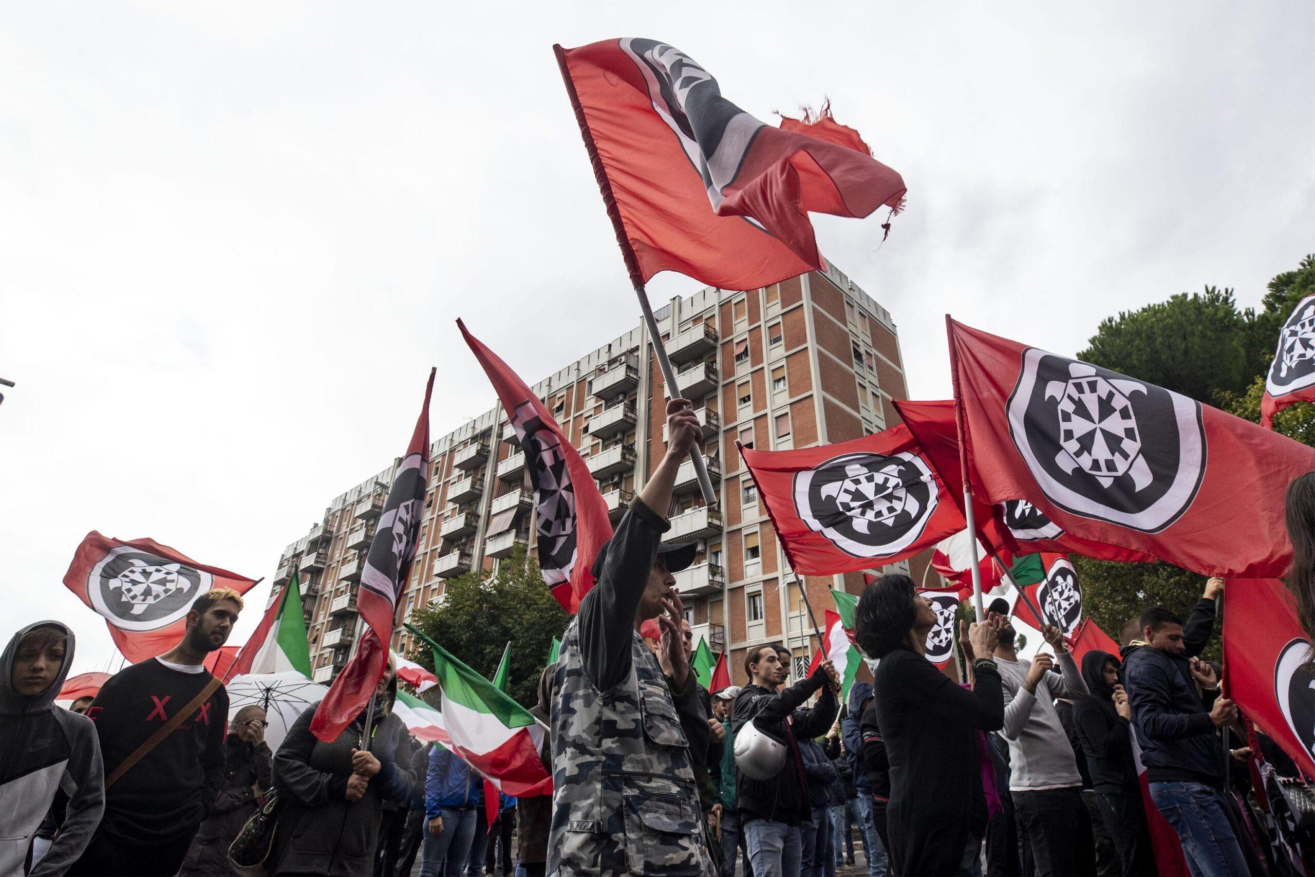 Casapound non si smentisce, aggrediti studenti a Roma dopo la manifestazione di piazza Santi Apostoli | VIDEO