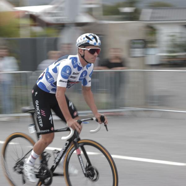 Remco Evenepoel vince la crono in Algarve, Ganna è sesto