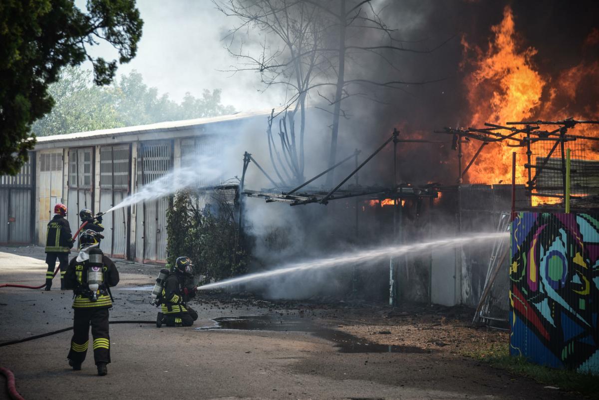 Rimini, incendio a Sant’Agata Feltria: in fiamme una roulotte, morto un 73enne