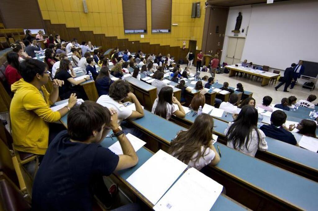 Concorsi scuola 2024, decreto in arrivo per la formazione 60 Cfu docenti e proroga graduatorie di merito: tutte le novità  