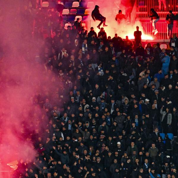 Napoli, indagine della procura federale sui tifosi e sul gesto di Politano contro i rossoneri