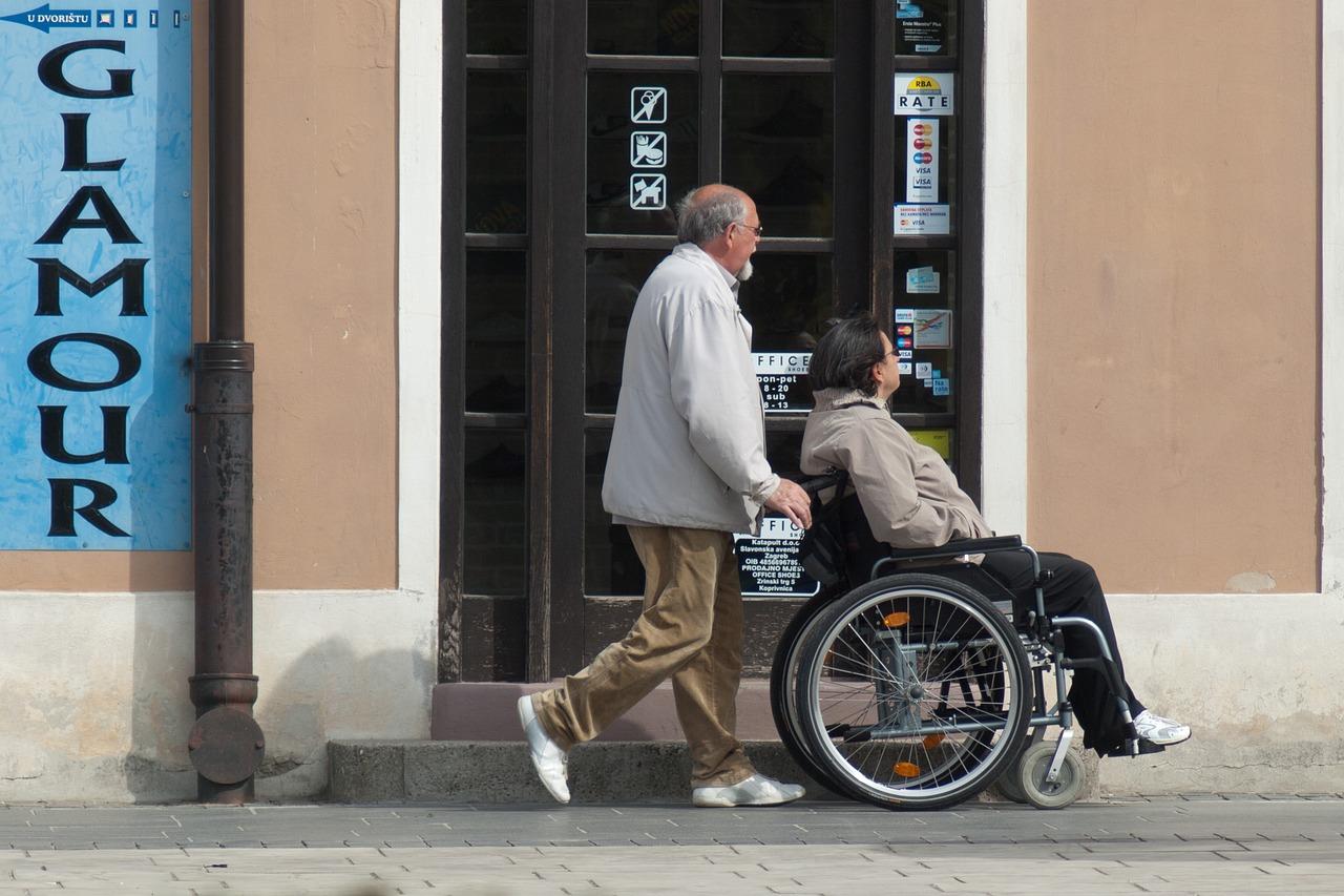 Pensione di invalidità e indennità di accompagnamento: importi e date di pagamento a novembre 2023