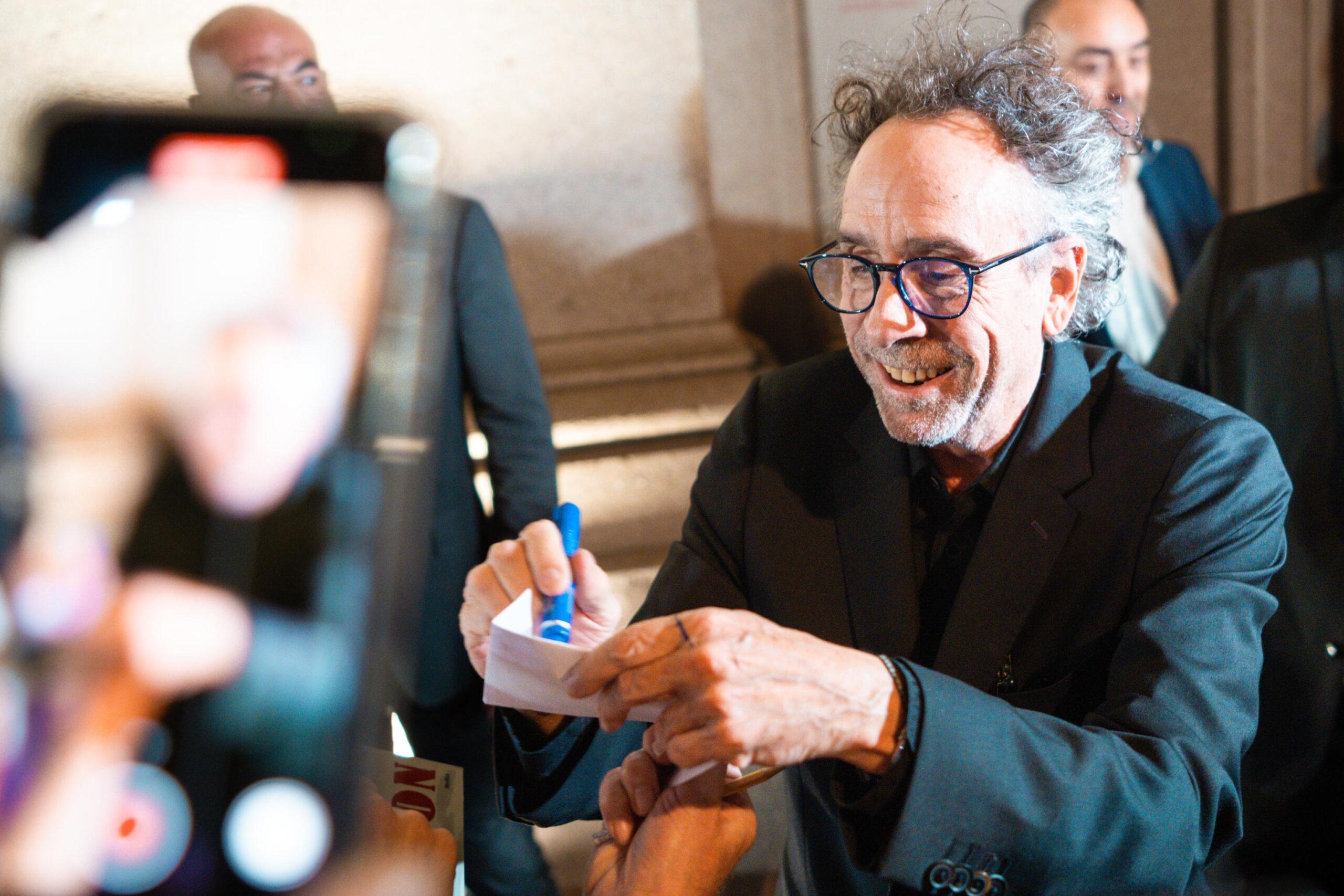 Chi è Tim Burton: età, biografia, film, moglie e figli del regista