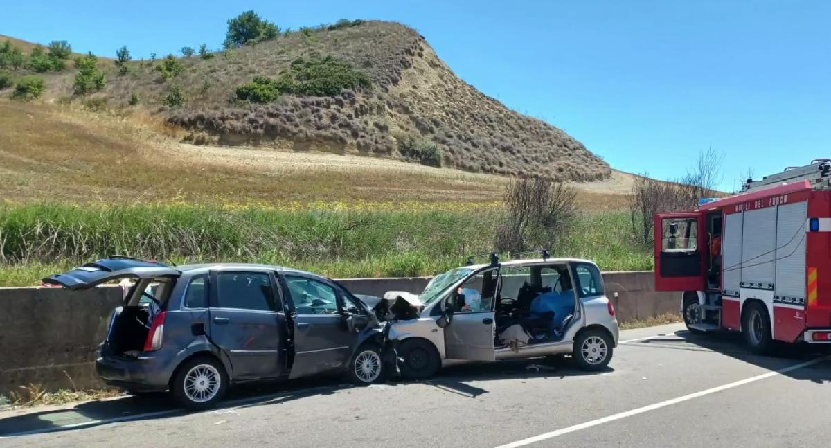 Matera, gravissimo incidente stradale a Metaponto di Bernalda: morta una coppia di coniugi