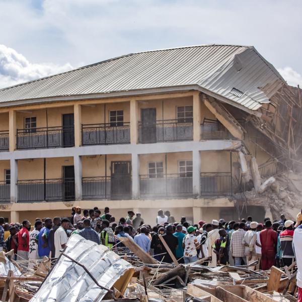 Tragedia in Nigeria, crollata una scuola nello stato di Plateau: morti 21 studenti e 69 feriti