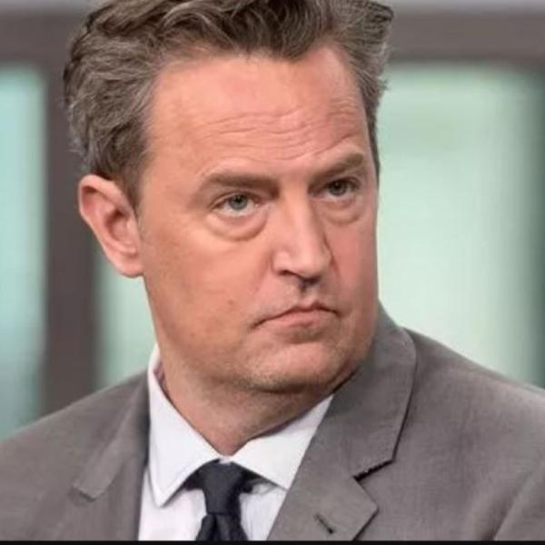 Cos’è il Vicodin, da cui era dipendente Matthew Perry, e i suoi eff…