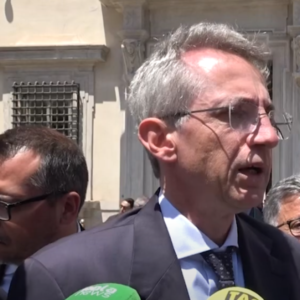 Campi Flegrei, i sindaci di Napoli, Bacoli e Pozzuoli dopo l’incontro con la premier Meloni: “Risorse per edilizia pubblica e privata” | VIDEO