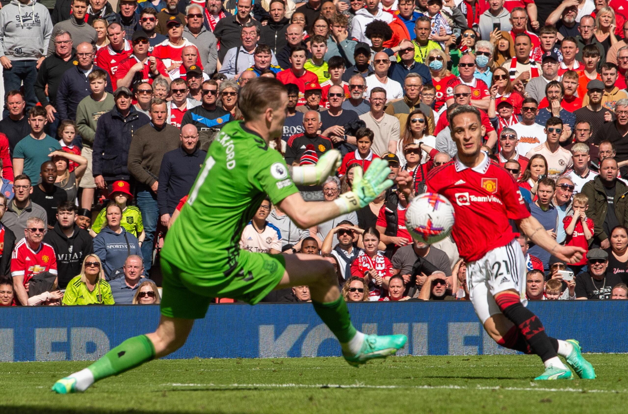 Manchester United, si cerca un portiere: Red Devils su Pickford