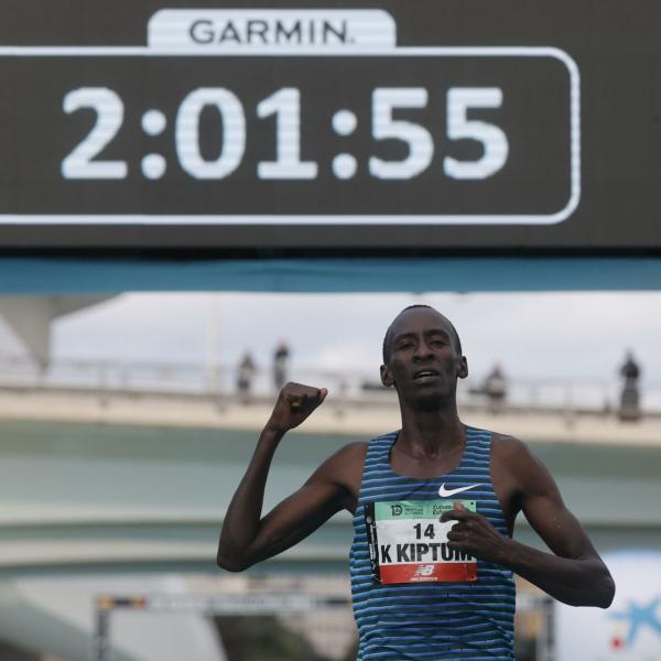 Addio a Kelvin Kiptum: causa morte, incidente, età, record e velocità del primatista mondiale della maratona