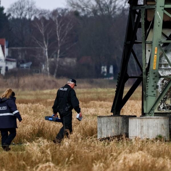 Germania, uccide a coltellate i genitori ed il fratello: in arresto un 19enne sardo