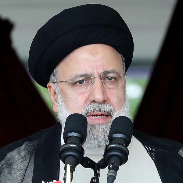 Chi è Ebrahim Raisi? Età, partito politico, moglie e figli del presidente dell’Iran