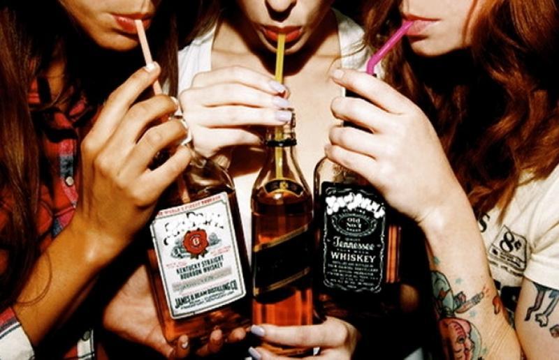 Jägermeister, l’uomo ne beve un’intera bottiglia in due minuti e muore