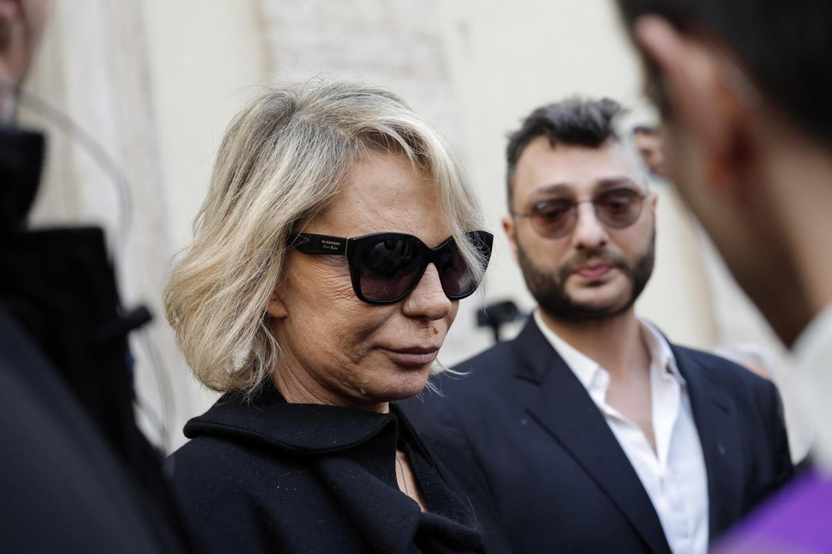 Maria De Filippi, la reazione del ragazzo che le ha chiesto un self…