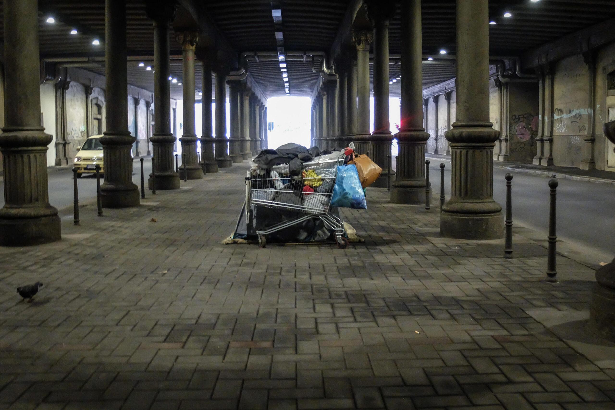 Stupro in Stazione Centrale a Milano, l’aggressore potrebbe colpire ancora. Il sindaco Sala: “Più uomini e telecamere”