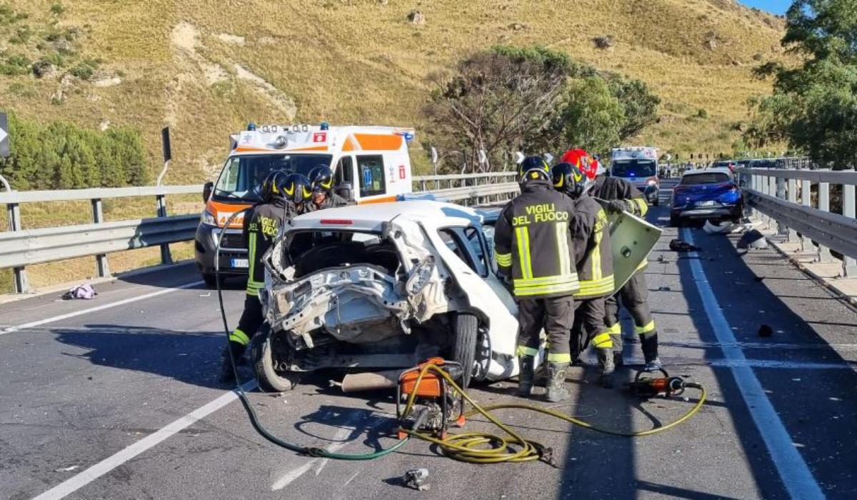 Foggia, due incidenti stradali allo stesso incrocio: nessun ferito