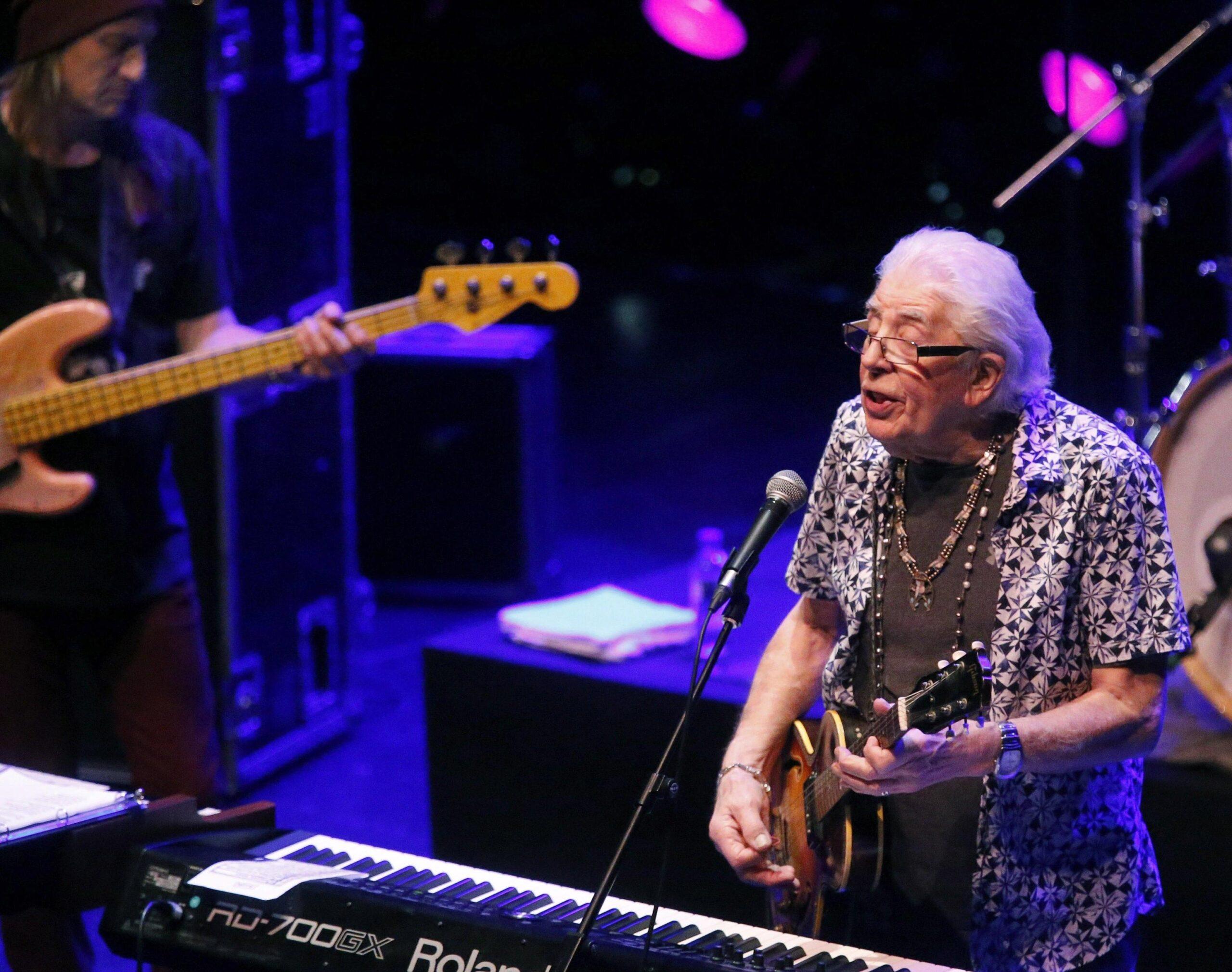 Addio a John Mayall: causa morte, età, moglie, figli e carriera del musicista blues