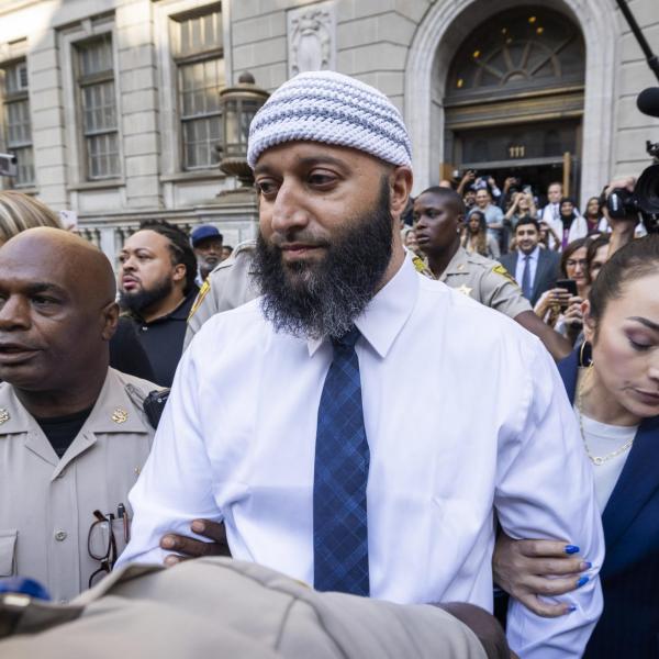 Adnan Syed scarcerato dopo 23 anni: il suo caso raccontato nel podc…