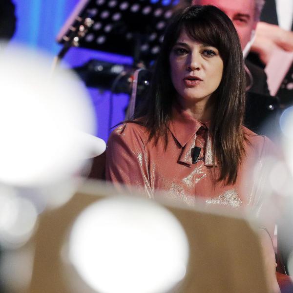 Hugo Clement, chi è il giornalista francese ex di Asia Argento