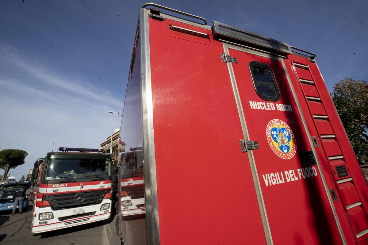 Anzio, incendio di un villino in via Napoli, sul litorale romano