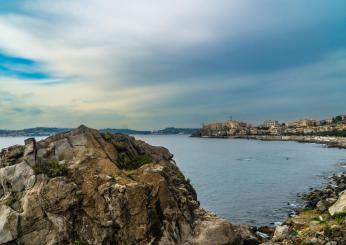 Pozzuoli, batteri fecali sul litorale di Lucrino: scatta il divieto di balneazione