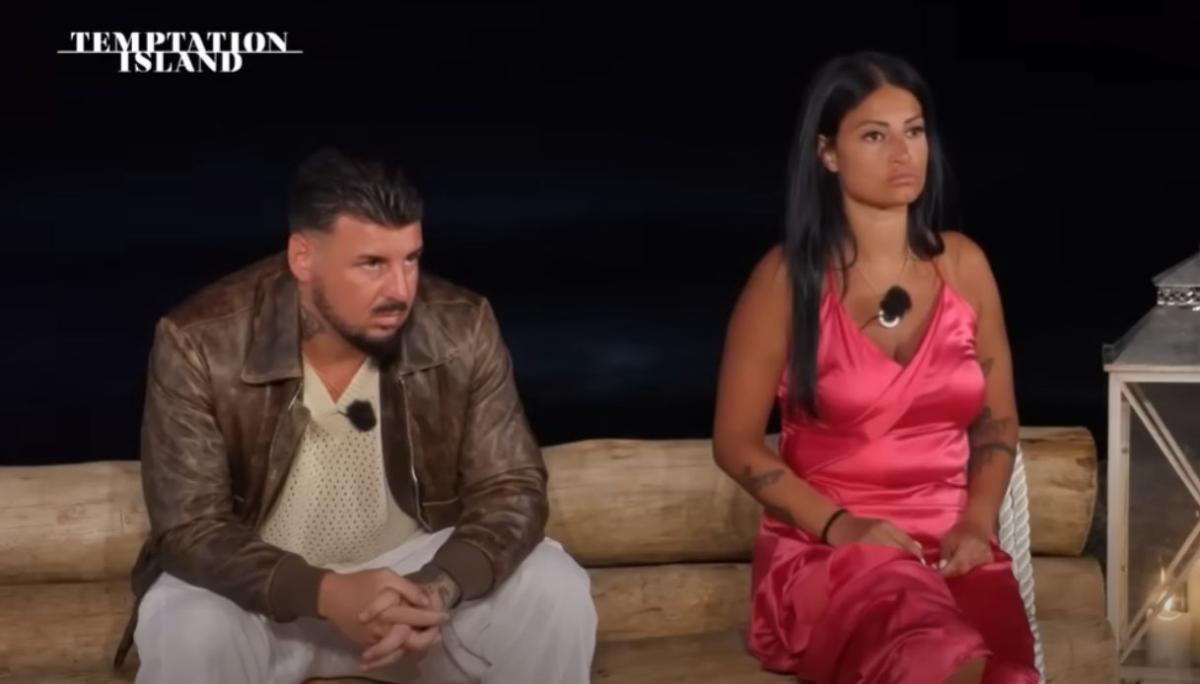 Temptation Island 2024: Lino richiama Alessia: “Mi mancava”, interviene Filippo: “Ci credi?”