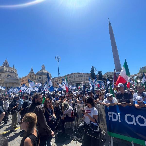 Elezioni Europee 2024, Meloni in Piazza del Popolo a Roma: “Qui si fa la storia, in Europa come in Italia” E poi attacca Schlein e De Luca | VIDEO