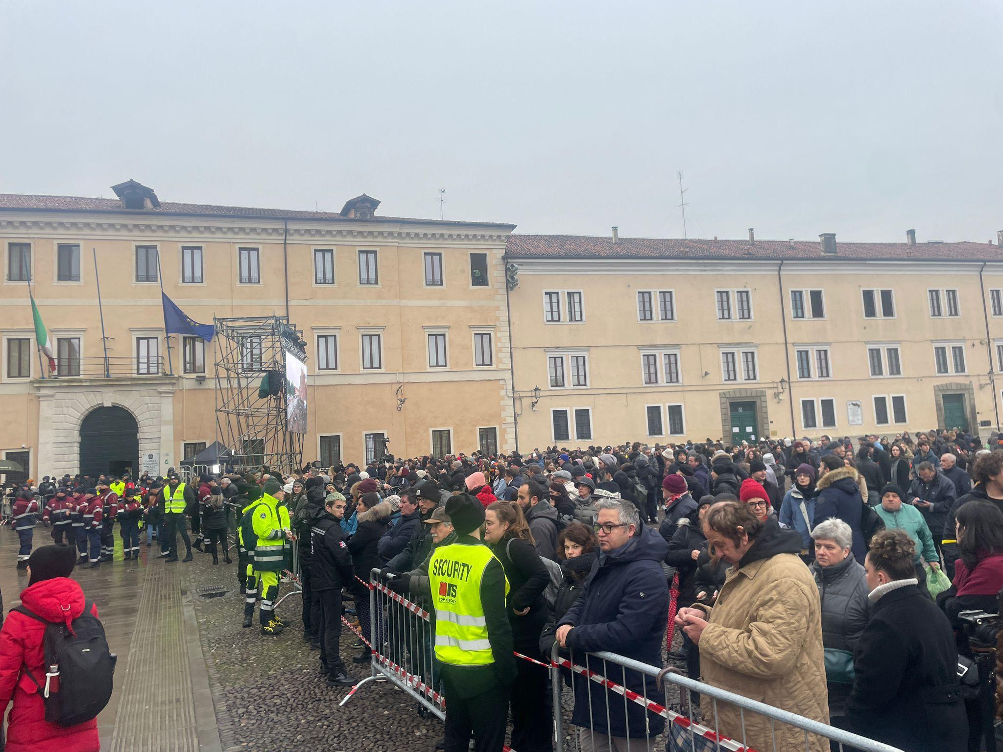 Prato della Valle si popola di gente