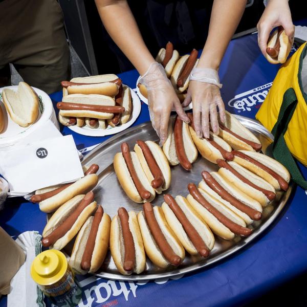 Wurstel contaminati, casi di listeriosi alimentare in varie regioni.